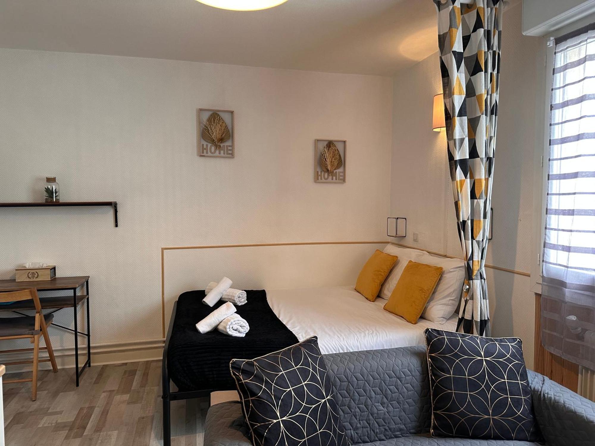 Orleans Centre Proche Gare - Appartement Fonctionnel Residence Calme Parking Prive Gratuit - Le Central Elegance Exterior photo
